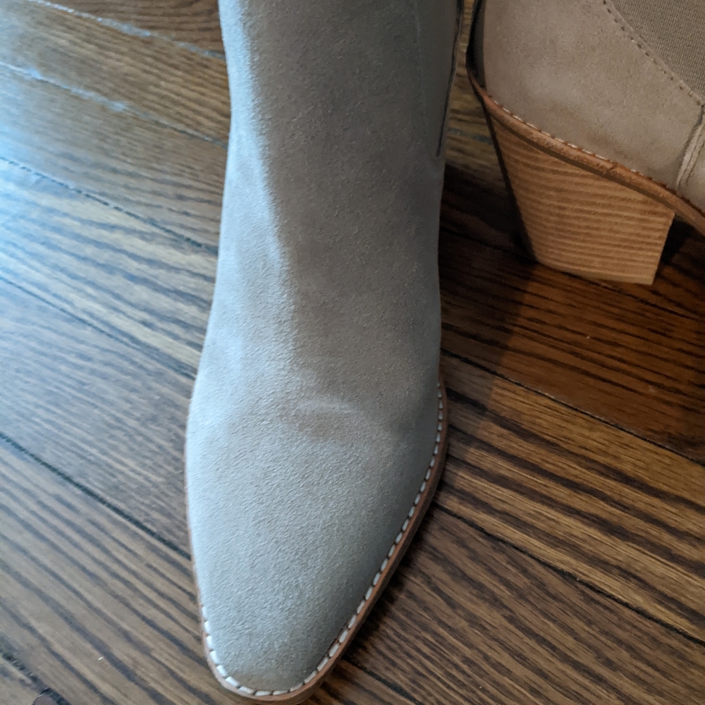 π NWT NIB Treasure & Bond Emerson style grey suede Chelsea cowboy boots - Picture 6 of 7